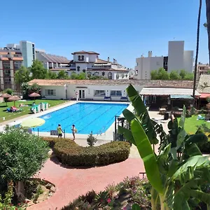 https://carihuela-playa-torremolinos-29620.es-andalucia.com